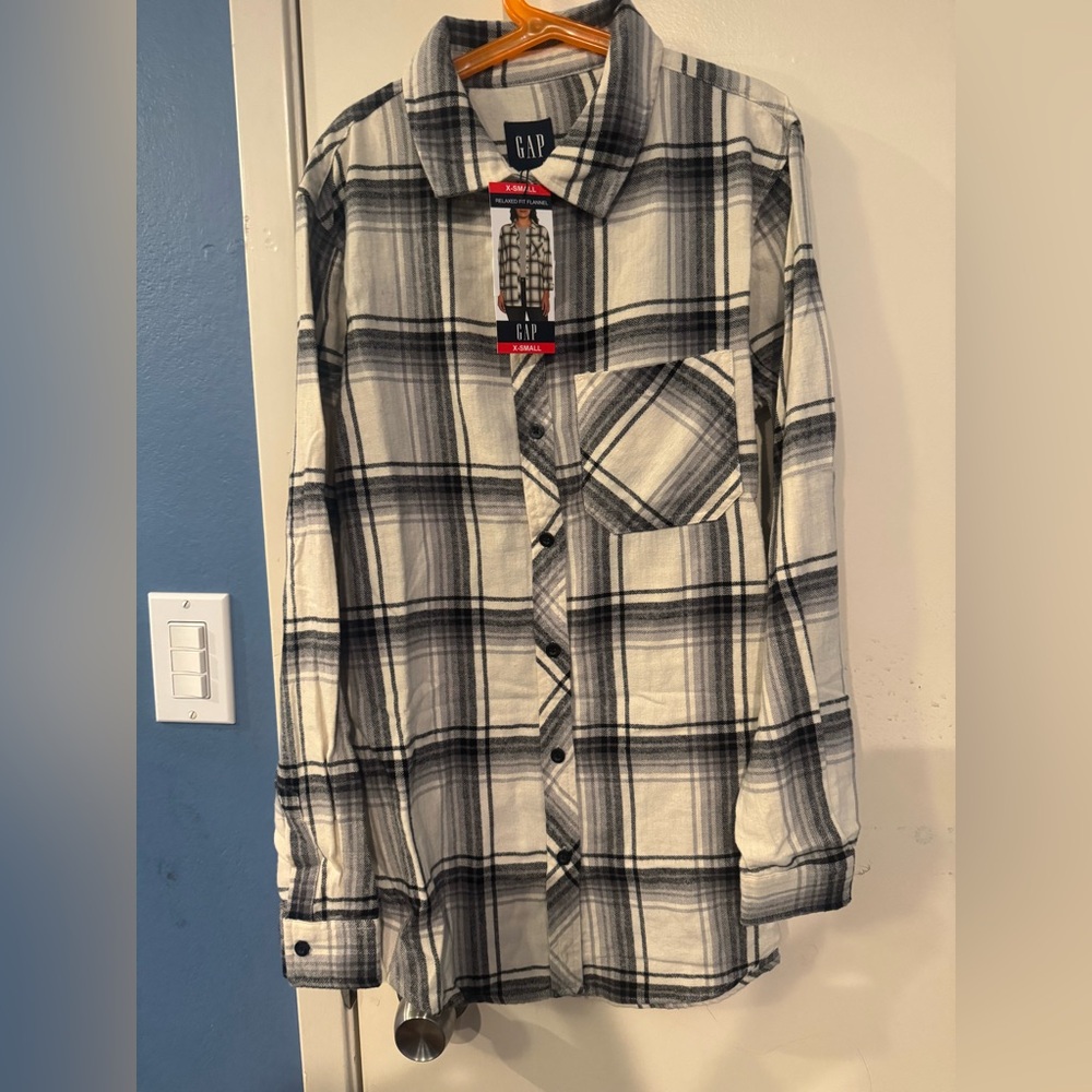 Gap Womens Relaxed Fit Flanel Long Sleeve Shirt size XS 100% Cotton NEW - Picture 2 of 4